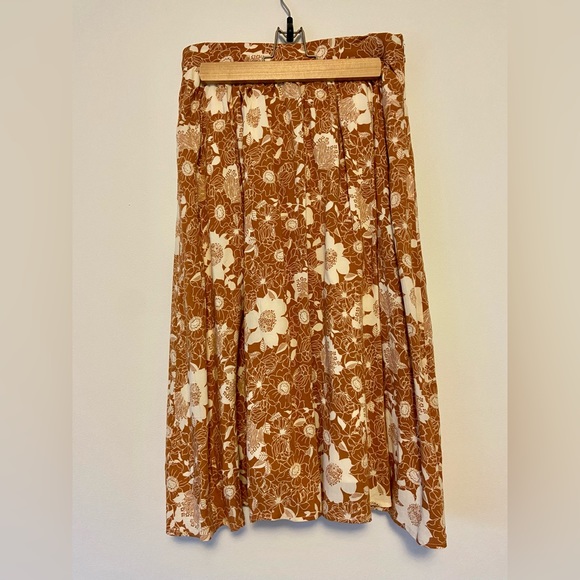 NWOT Brown and White Floral Midi Skirt with Pockets - Picture 3 of 12